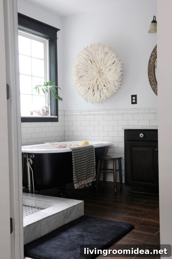 Black and white bathroom by Creative Homebody