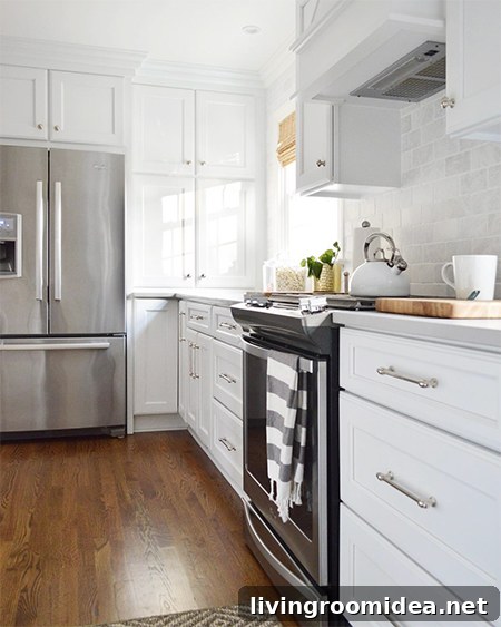 Hardwood Floor Refinishing: Stunning Before and After Results 35 img 80034 34
