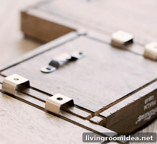 letter blocks hanging clips