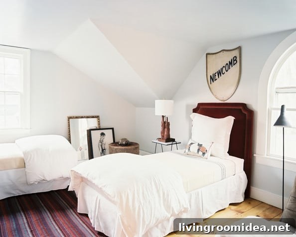Shared Bedroom with Twin Beds - Lonny