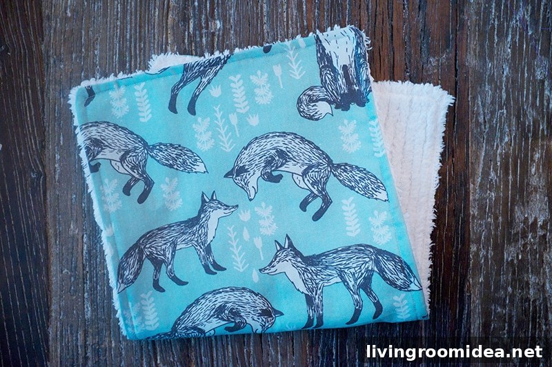 Make a Personalized Baby Burp Cloth: Step-by-Step Sewing Tutorial 10 DIY Baby Gifts: Burp Cloth Tutorial
