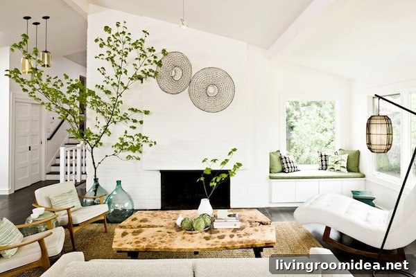 Jessica Helgerson Interior Design - White Fireplace and Window Seat