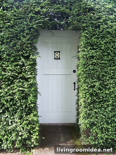 Charming Garden Gate Ideas Inspired by Timeless Designs 4 Secret Garden Door - The Inspired Room