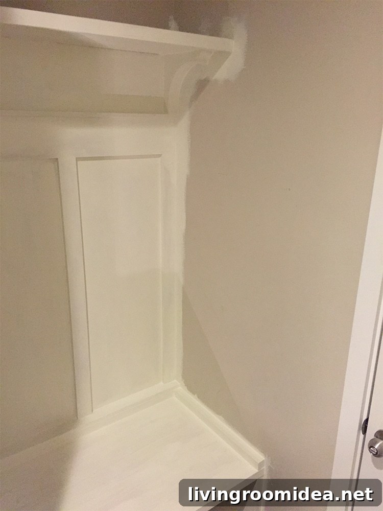 mudroom-before-painting