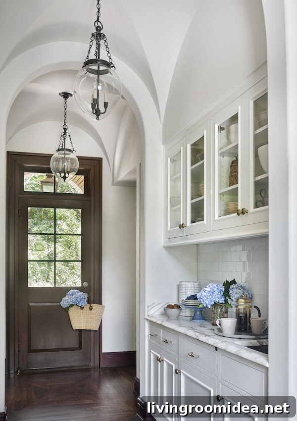 Dining Room Built-Ins: Connecting Style, Charm, and Function 6 916 Springlake