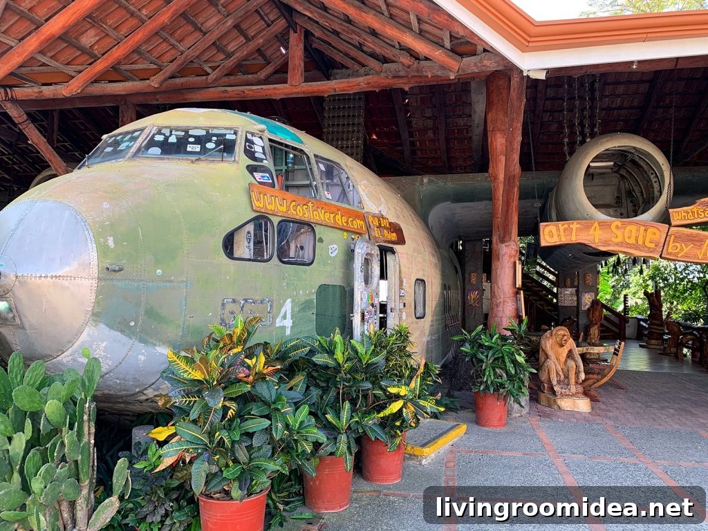El Avion Restaurant In Manuel Antonio Costa Rica