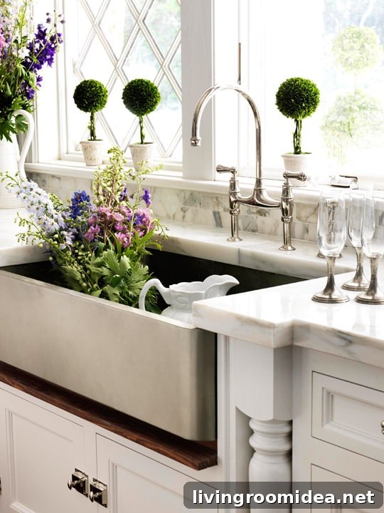 Farmhouse Sink Ideas for Kitchen Design and Remodeling 11 Stainless Steel Farmhouse Sink - Apron-Front Sink Ideas. Great post with inspiration photos, click through for more ideas!