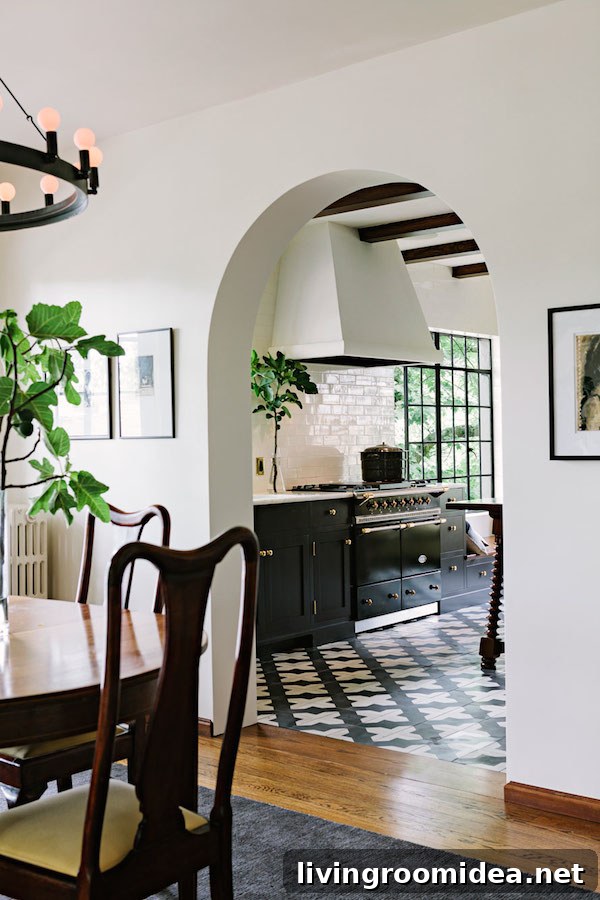 8 Showstopping Kitchen Design Ideas to Transform Your Space 10 Kitchen Ideas - Arched Doorway Into Kitchen - Archway - Jessica Helgerson Interior Design - Click through for 8 showstopping elements for a kitchen design!