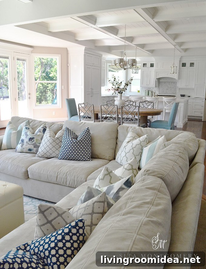 Coastal Style Living Room - Sita Montgomery - Click through for more beautiful coastal rooms!