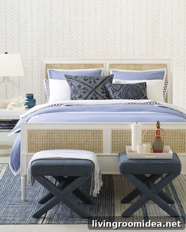 What to Put at the Foot of the Bed: Stylish Ideas and Storage Solutions 9 What to put at the end of the bed - Serena and Lily X Benches - Bedroom decorating ideas