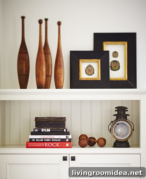 I'm in love with this gorgeous shingled New England home, with interior design by Sarah Richardson. Click through to take a tour!