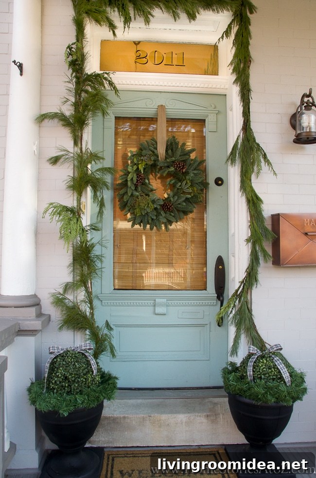 Inspired Holiday Front Door Decorating Ideas for Festive Curb Appeal 9 christmas-door
