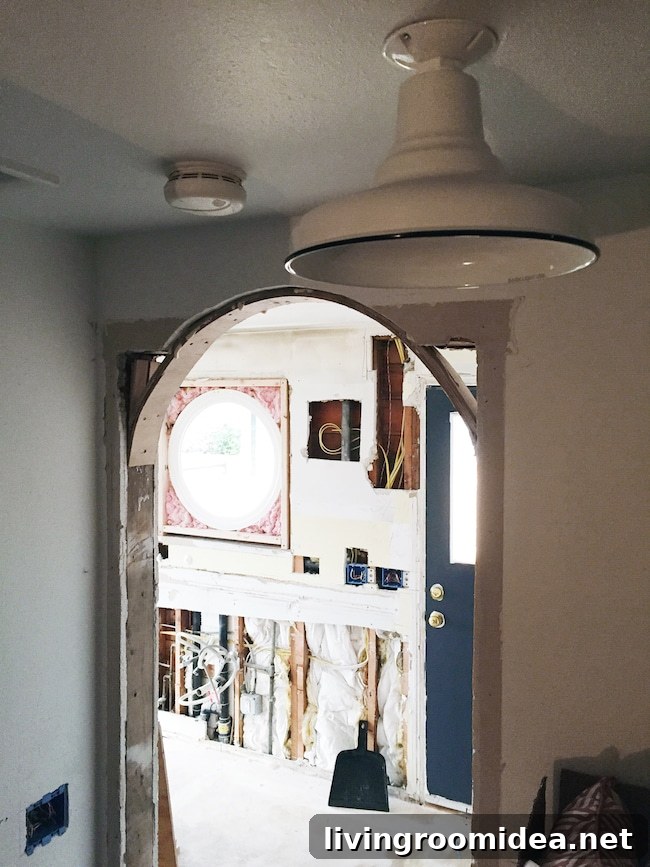 arch-and-round-window